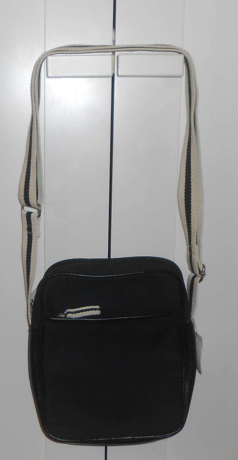 WOMEN’S OLD NAVY BLACK COTTON TWILL CROSSBODY HANDBAG WITH ZIPPER CLOSURE