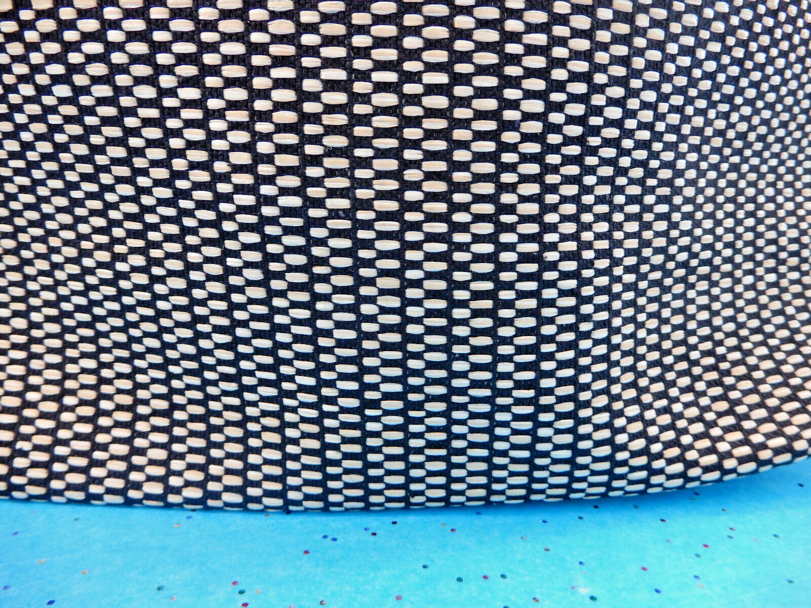 Saks Fifth Avenue Black/Beige Honeycomb Stitch Large Tote Bag Purse Beach Travel