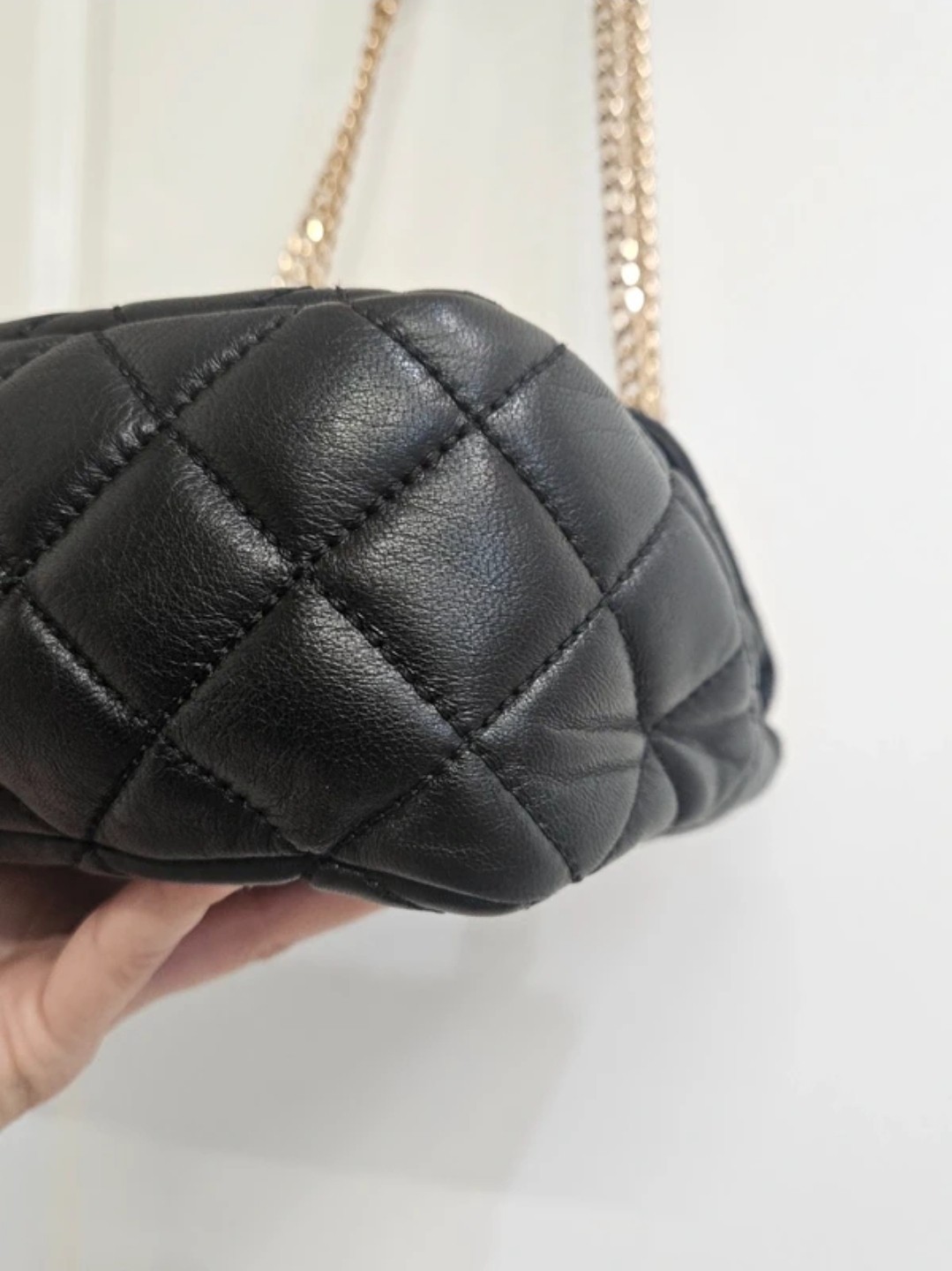 Michael Kors Black Quilted Shoulder Flap Bag W/Gold Chain Strap Turn Lock Medium