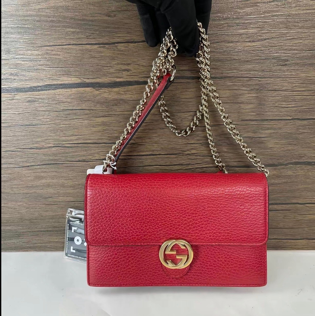 GUCCI Durable Grain Cowhide Leather Crossbody Bags Interlocking GG red pebbled