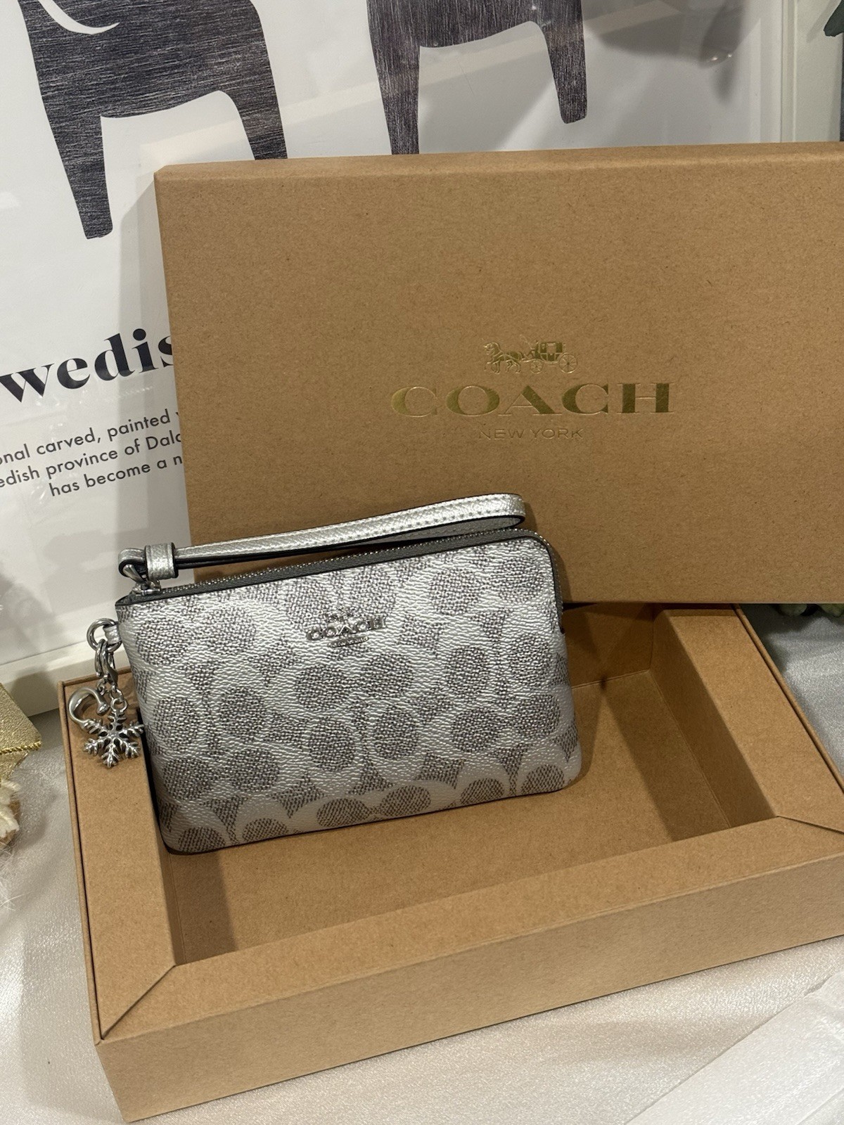 NWT! Coach Rectangular Zip Clutch Bag With A Pendant CCK93 Women Wallet Gift Box