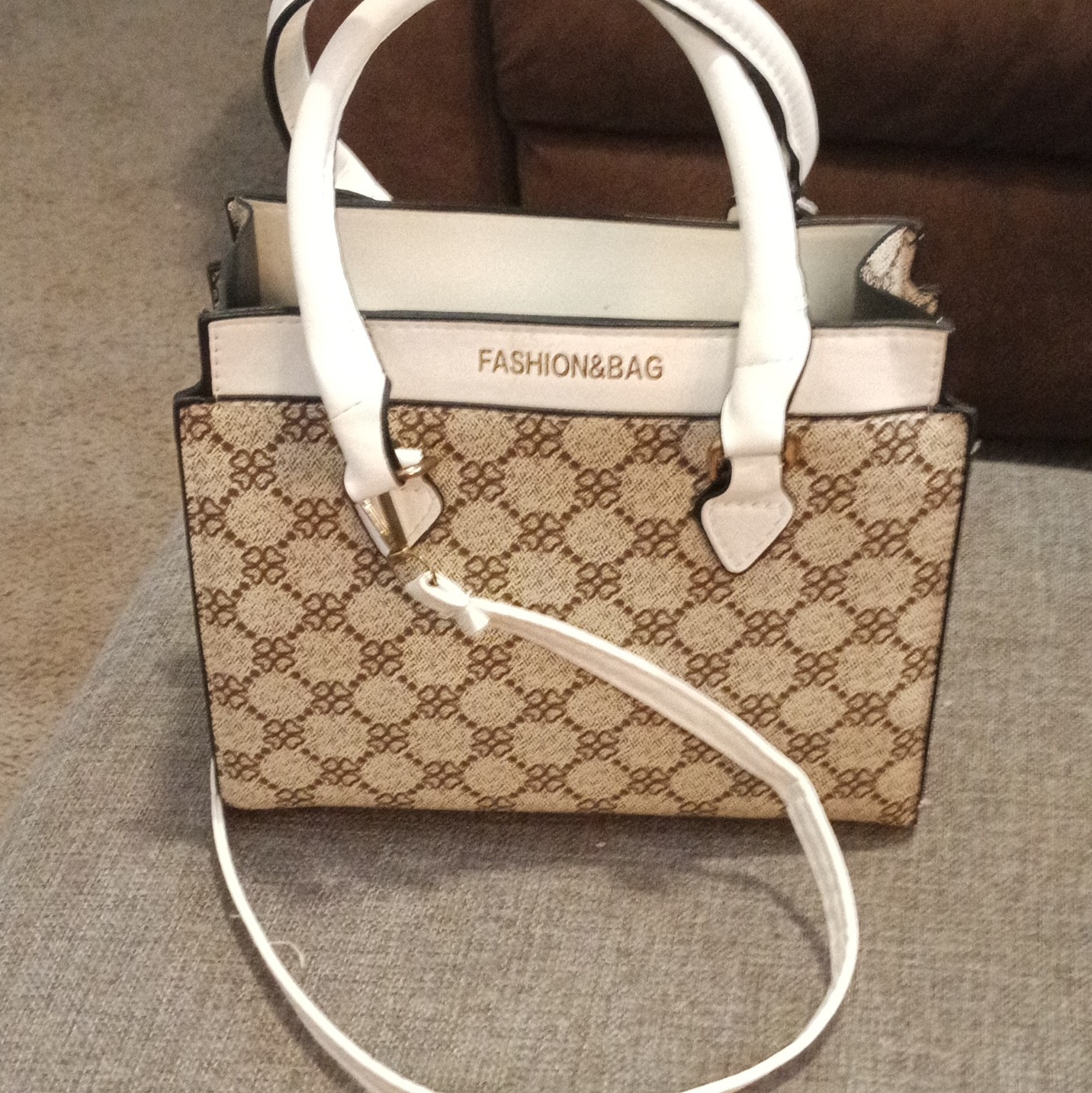 Women’s Small Geometric Satchel Top Handle Bag Beige White Zip Gold Strap