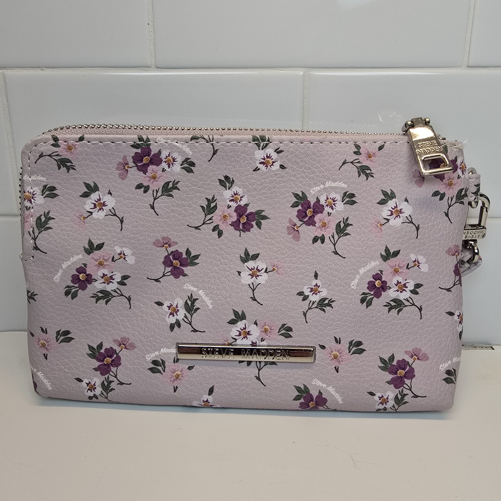 Floral Steve Madden Wristlet Handbag Spring Lilac 2 Compartments Zip Around