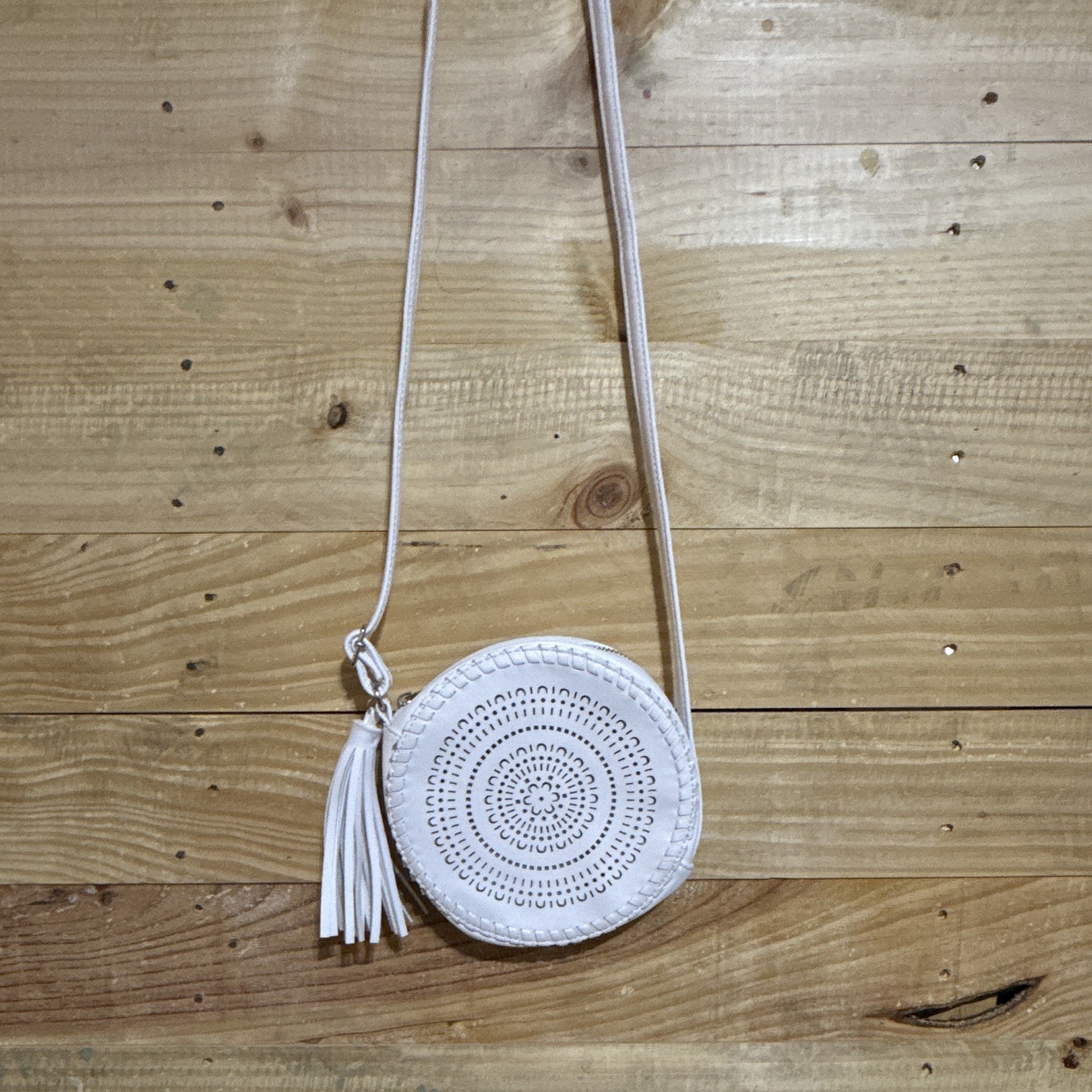 Art Class White Small Round Crossbody Bag Zip Tassel Detachable Strap Lined