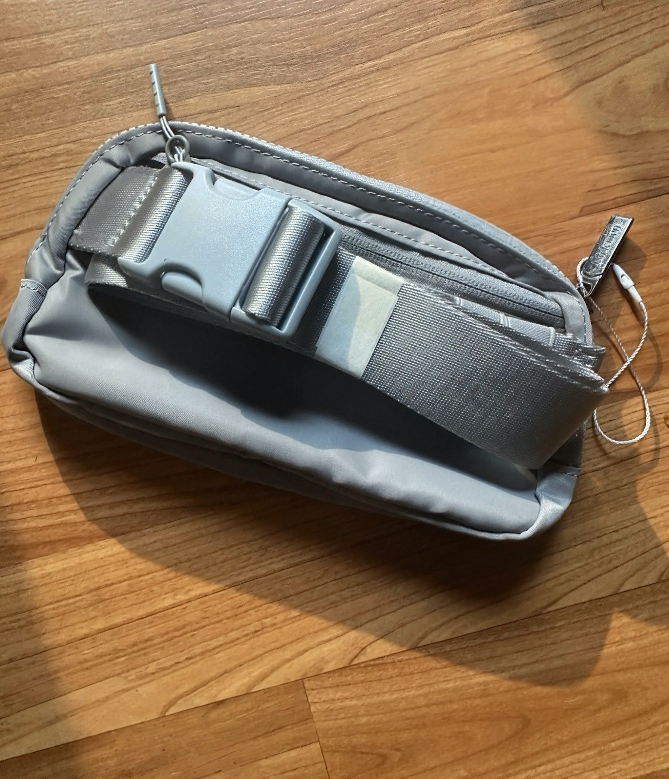 Lululemon Everywhere Belt Bag 1L – Grey With White Stitched 3D Logo, NWOT, RARE