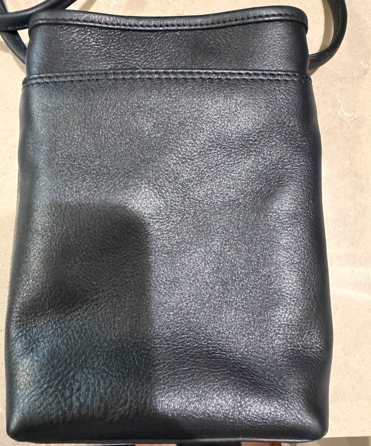 iLi New York RFID Blocking Genuine Black Leather Crossbody Purse