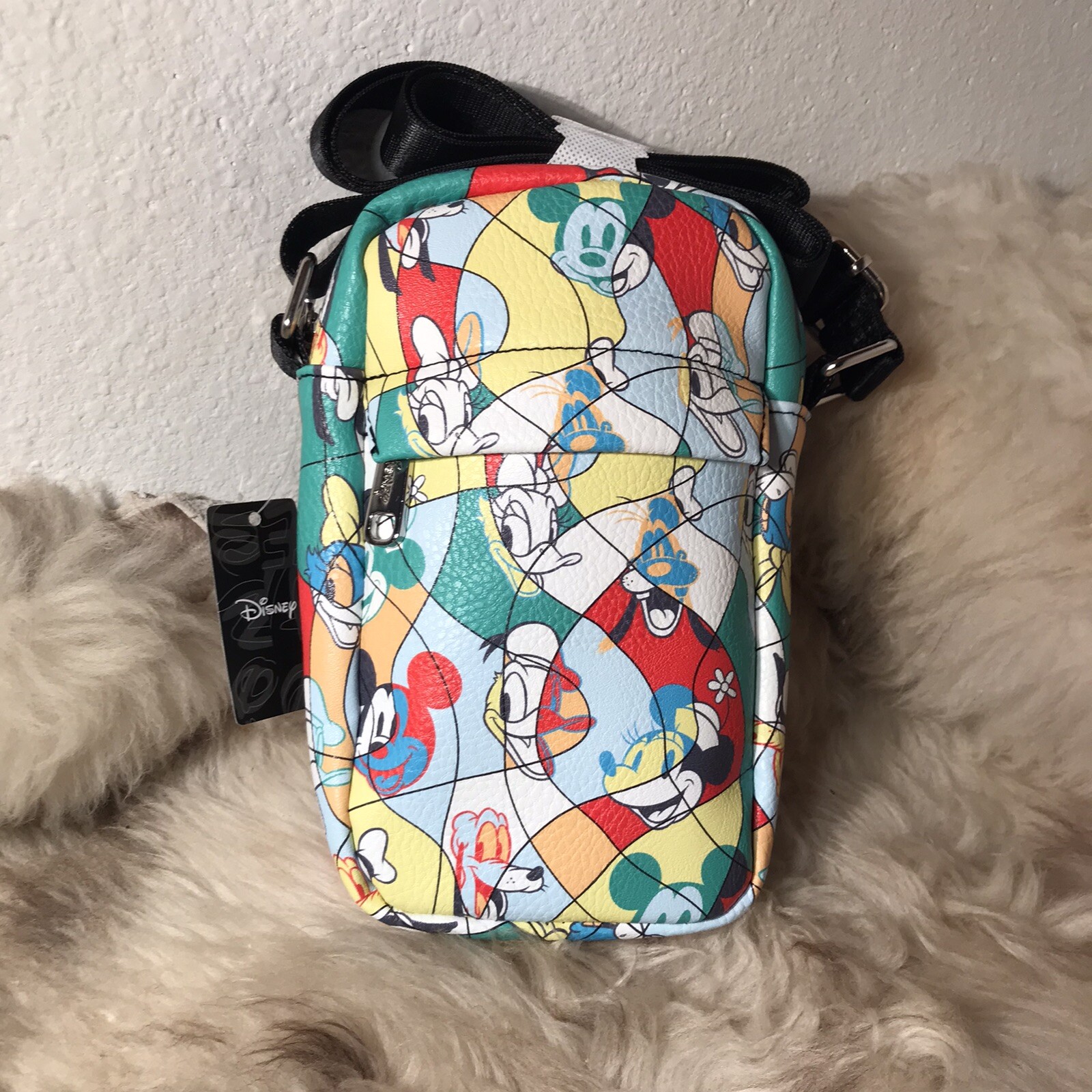 NWT Buckle-Down Disney Crossbody – Mickey, Minnie, Donald, Daisy, Goofy & Pluto!