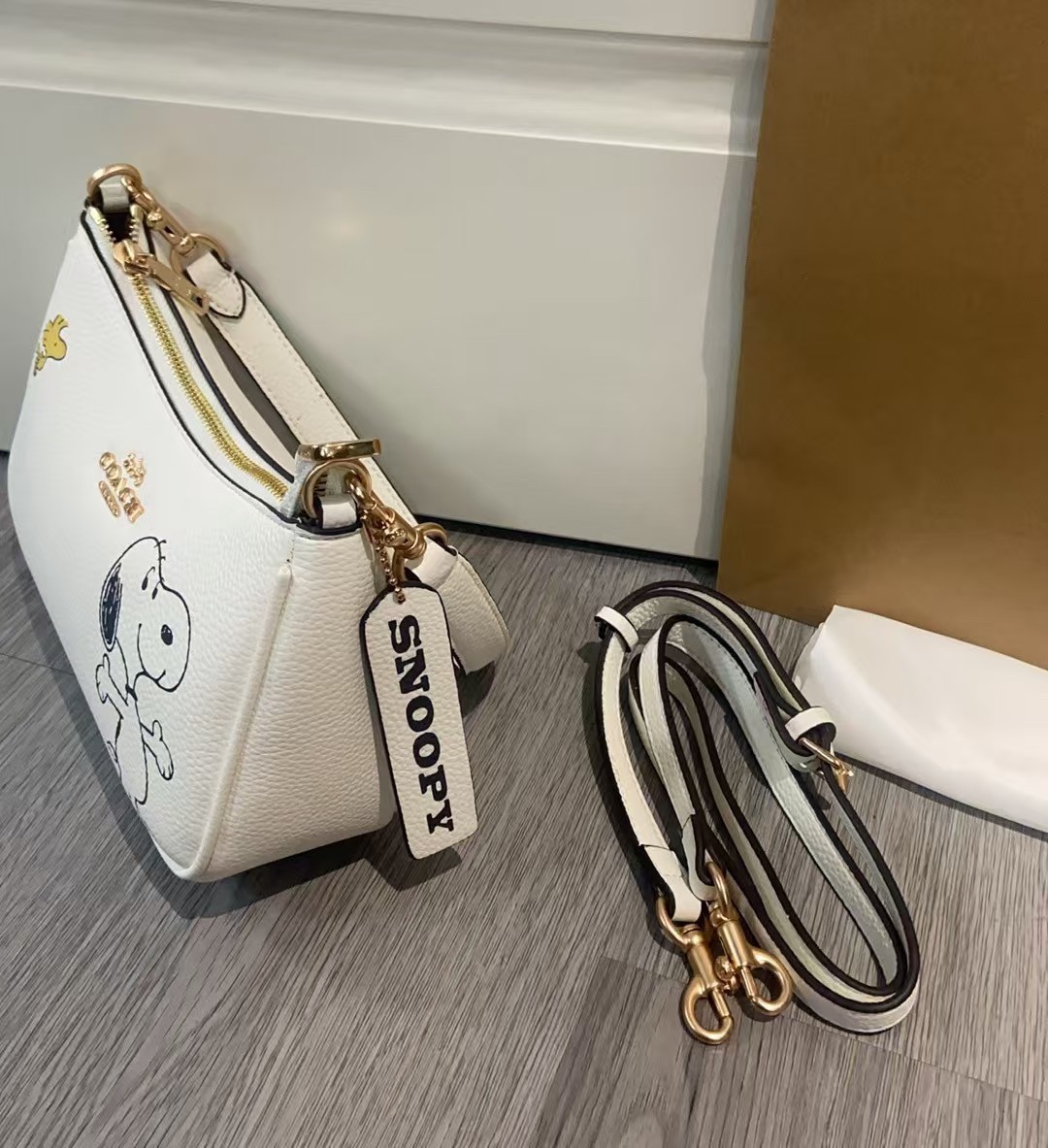 COACH x PEANUTS Teri Shoulder Bag Snoopy White Multi CBJ76 Outlet NEW