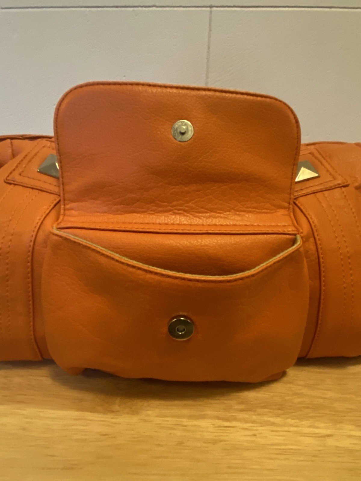 HAND CARRY BAG WOMEN