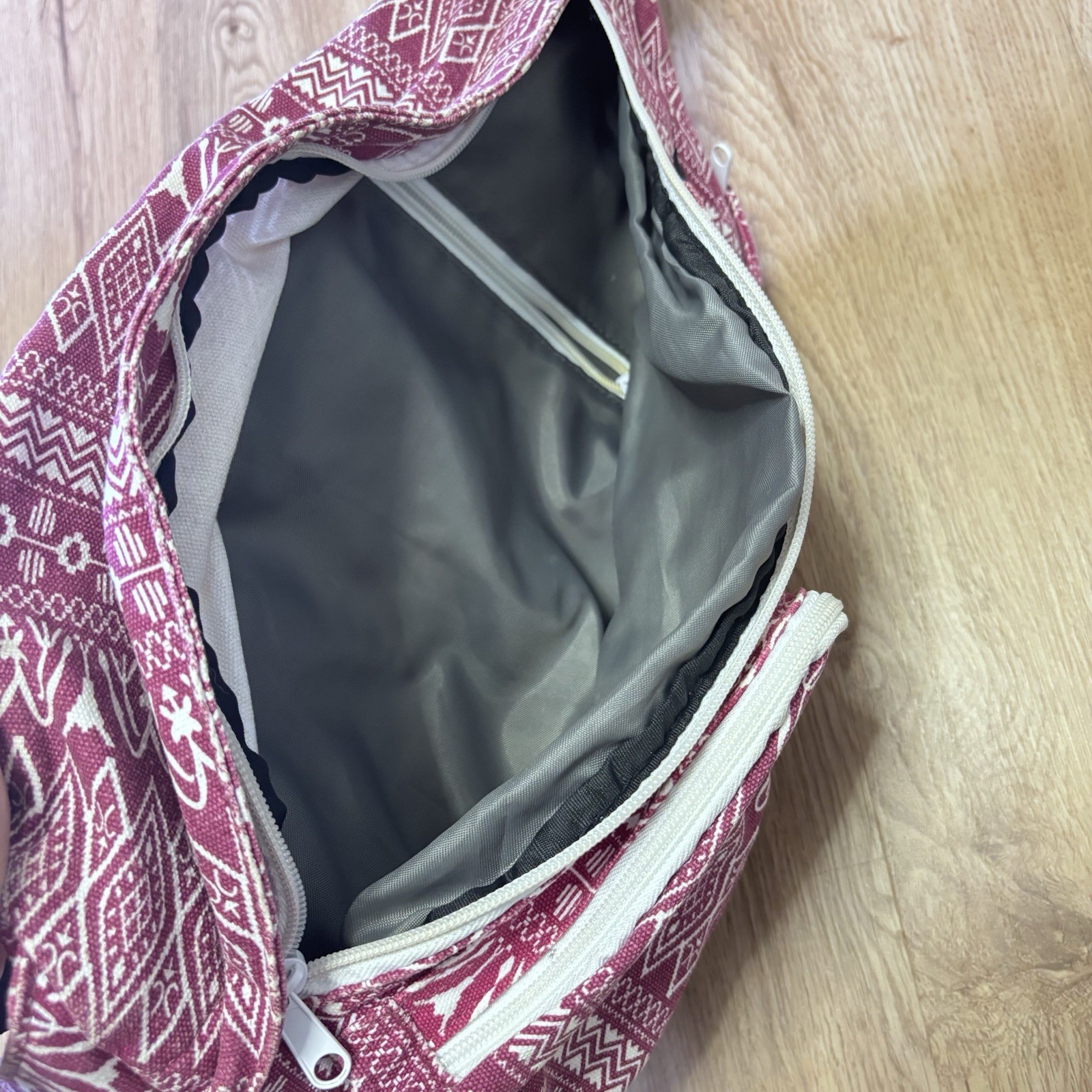 Kavu Slingpack Sling Bag Burgundy White Aztec Ropalooza Rope Bag! Boho