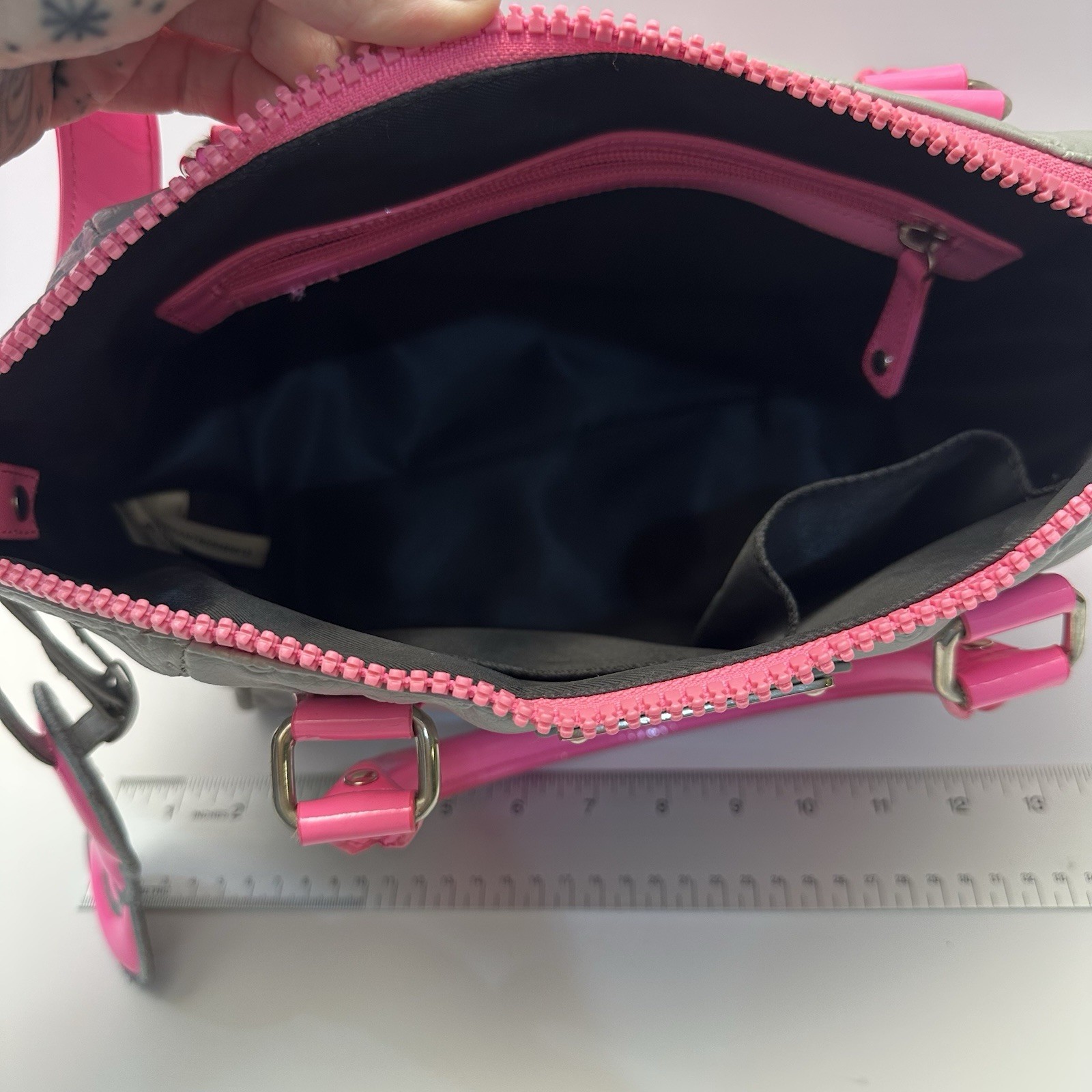 Loungefly x Hello Kitty 2013 Vintage Y2K Rare Hot Pink Crossbody Purse & Wallet