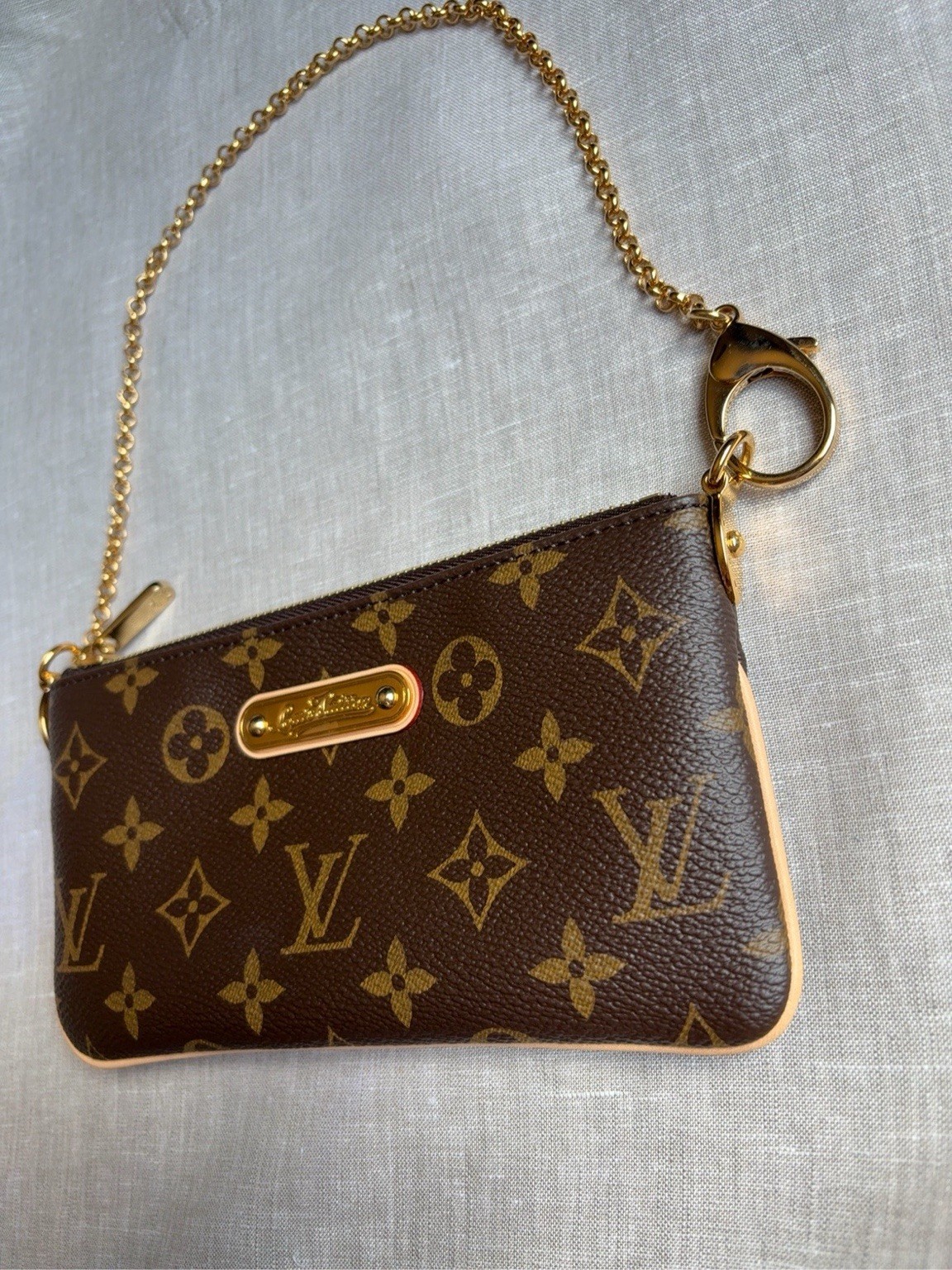 Louis Vuitton Pochette Milla MM Monogram Canvas Gold Chain Clutch M60094 NWT