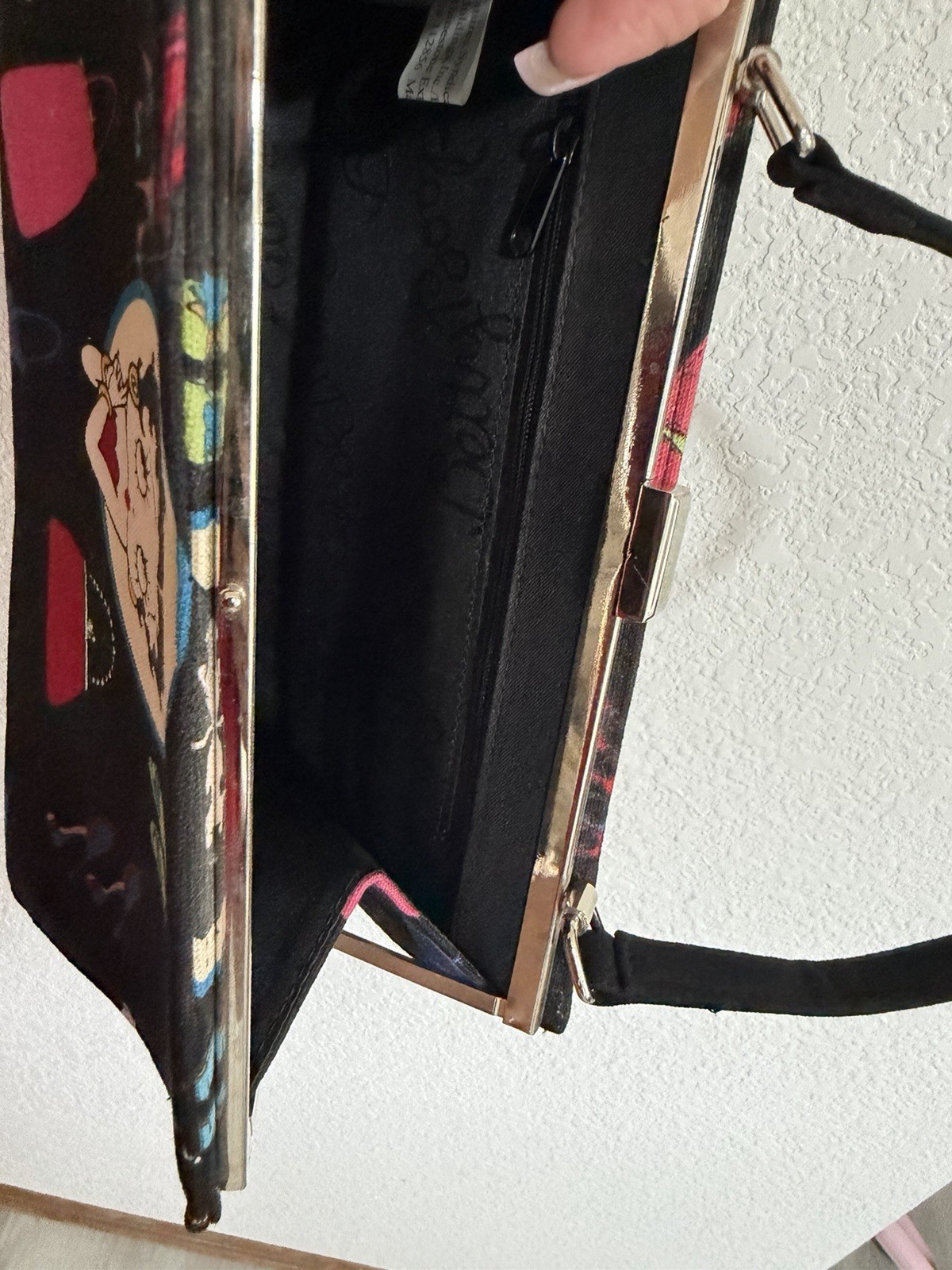 Betty Boop Black Graphic Print Small Shoulder Bag Metal Frame Snap, Strap