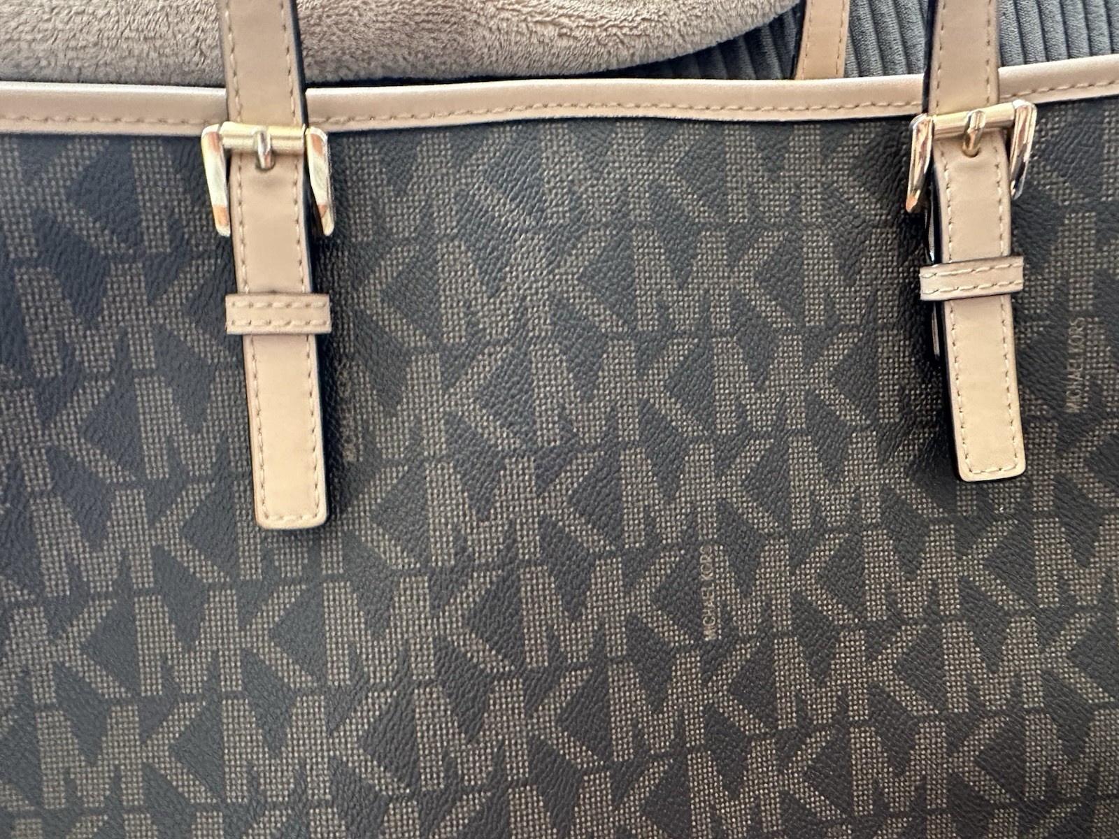 Michael Kors MK Monogram Large Brown Tote, Beige Leather Straps, Charm