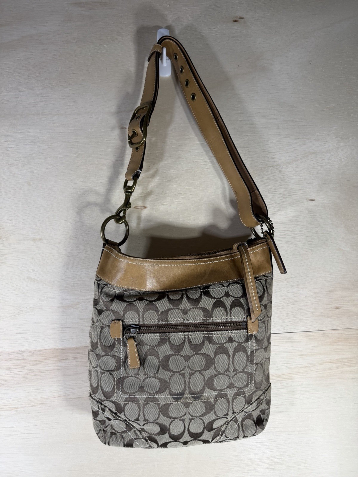 COACH Vintage Signature Medium Duffle Bag 10403 Camel Khaki Swing Pack Purse