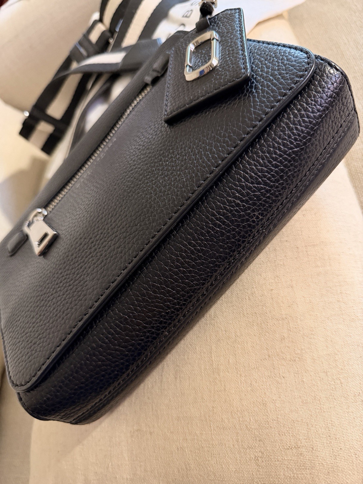 Marc Jacobs Black Pebbled Crossbody Bag Zip Detachable Strap Dust Bag