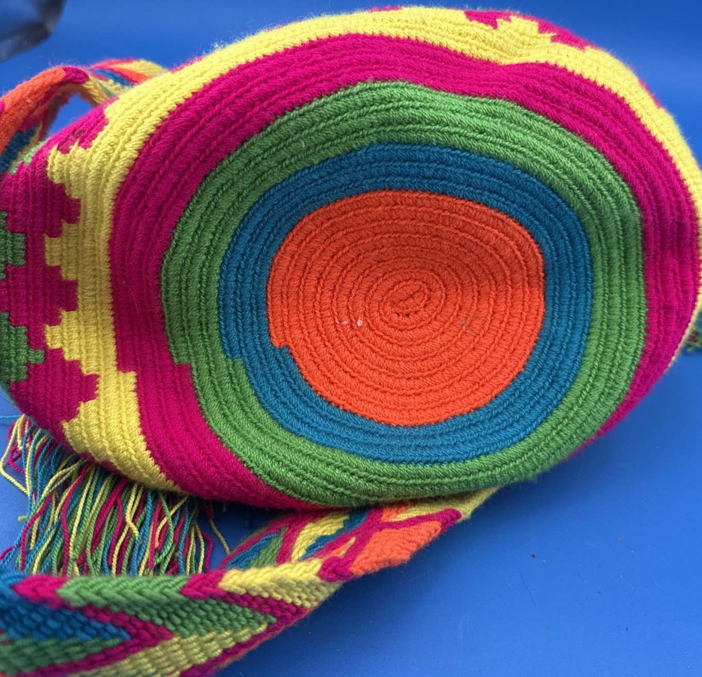 Authentic Wayuu Colombian Womens Handmade Large Colorful Mochila Bojo Tote Bag