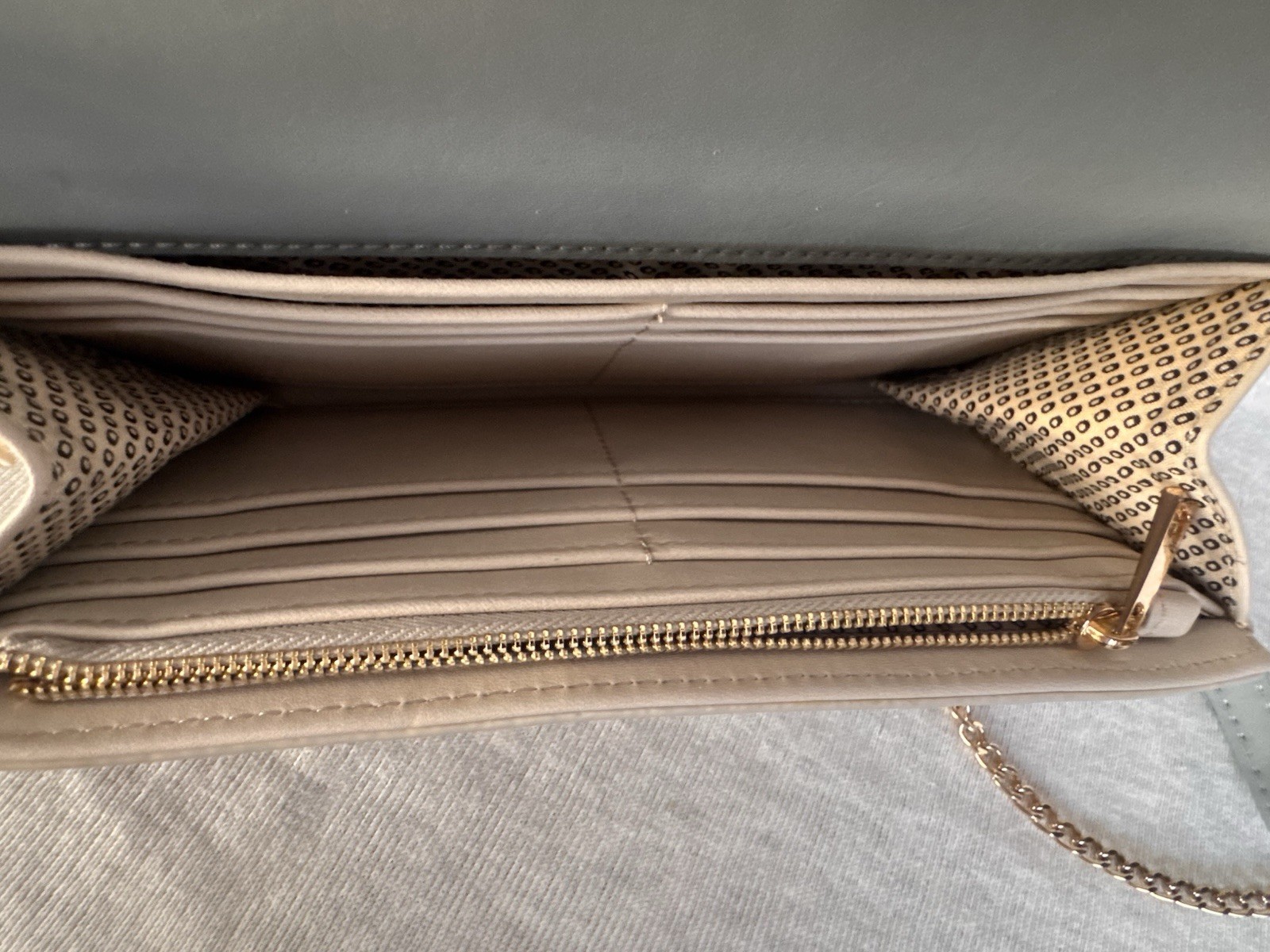 ￼Madison West MWBags Cross Body Purse With Gold Chain