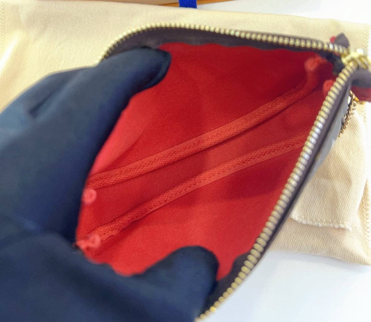 Louis Vuitton Christmas Limited Edition Underarm Pochette, (15×10)cm