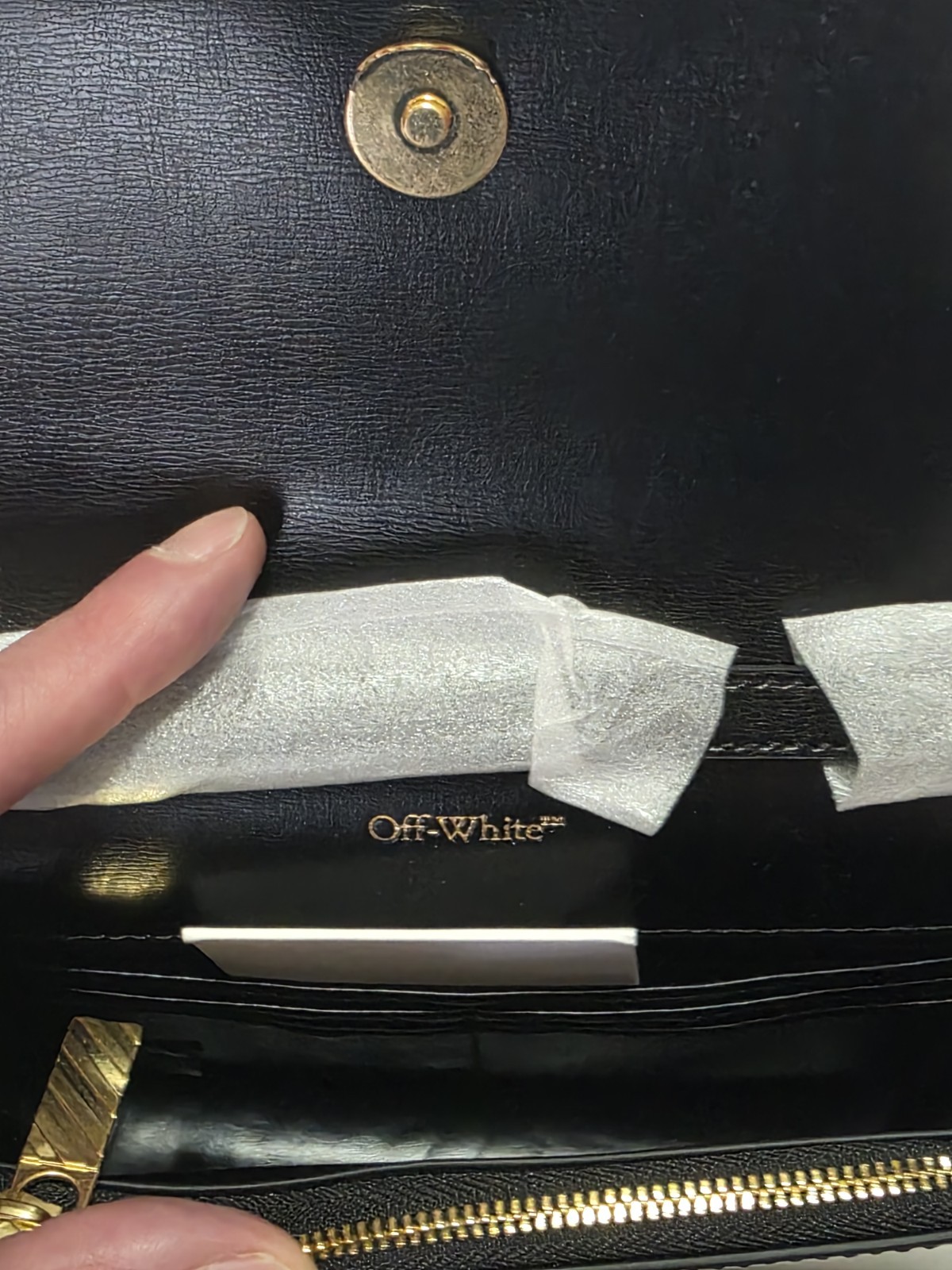 New Off-White Jitney Leather Wallet On A Chain Black Gold OWWCW001S261001