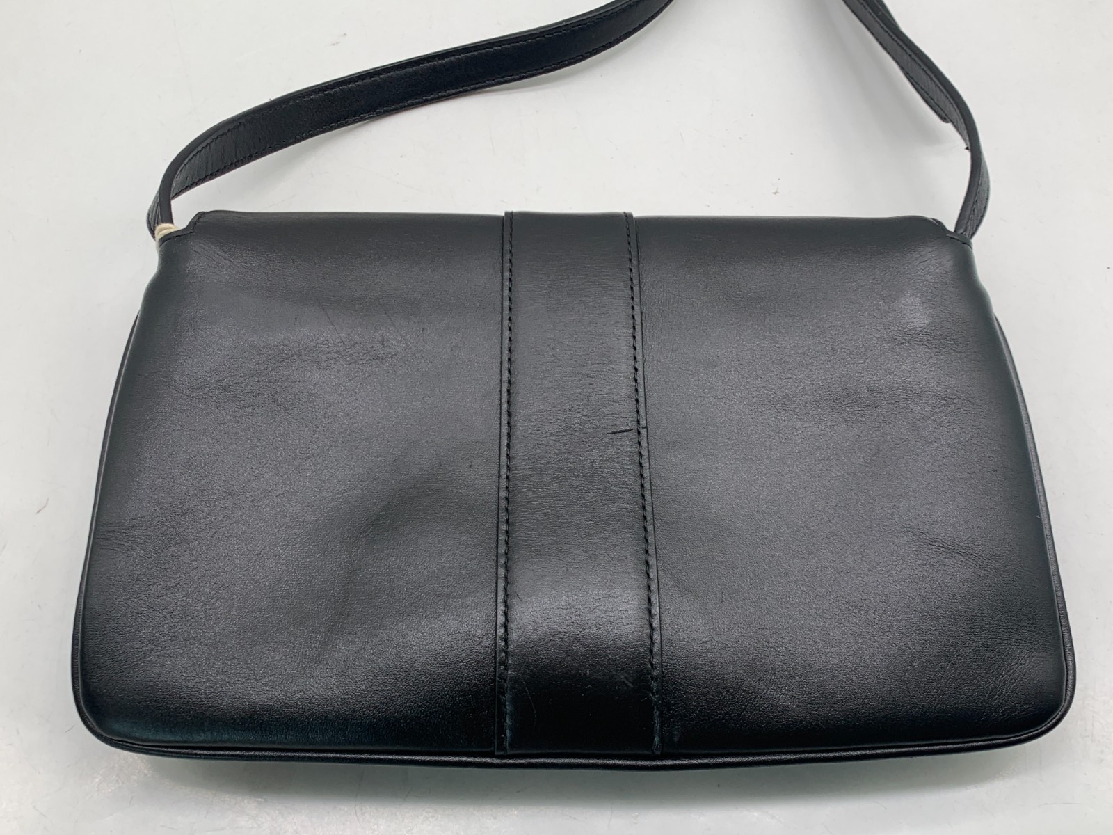 Gucci Double‑G Logo Leather Flap Crossbody Bag/WJ07204028/4028
