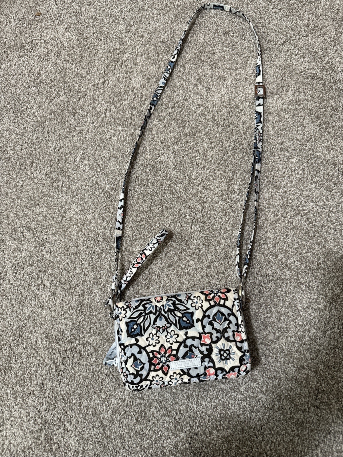 Vera Bradley Crossbody Wallet Purse 7 X 4.5 X 1.75” Blue
