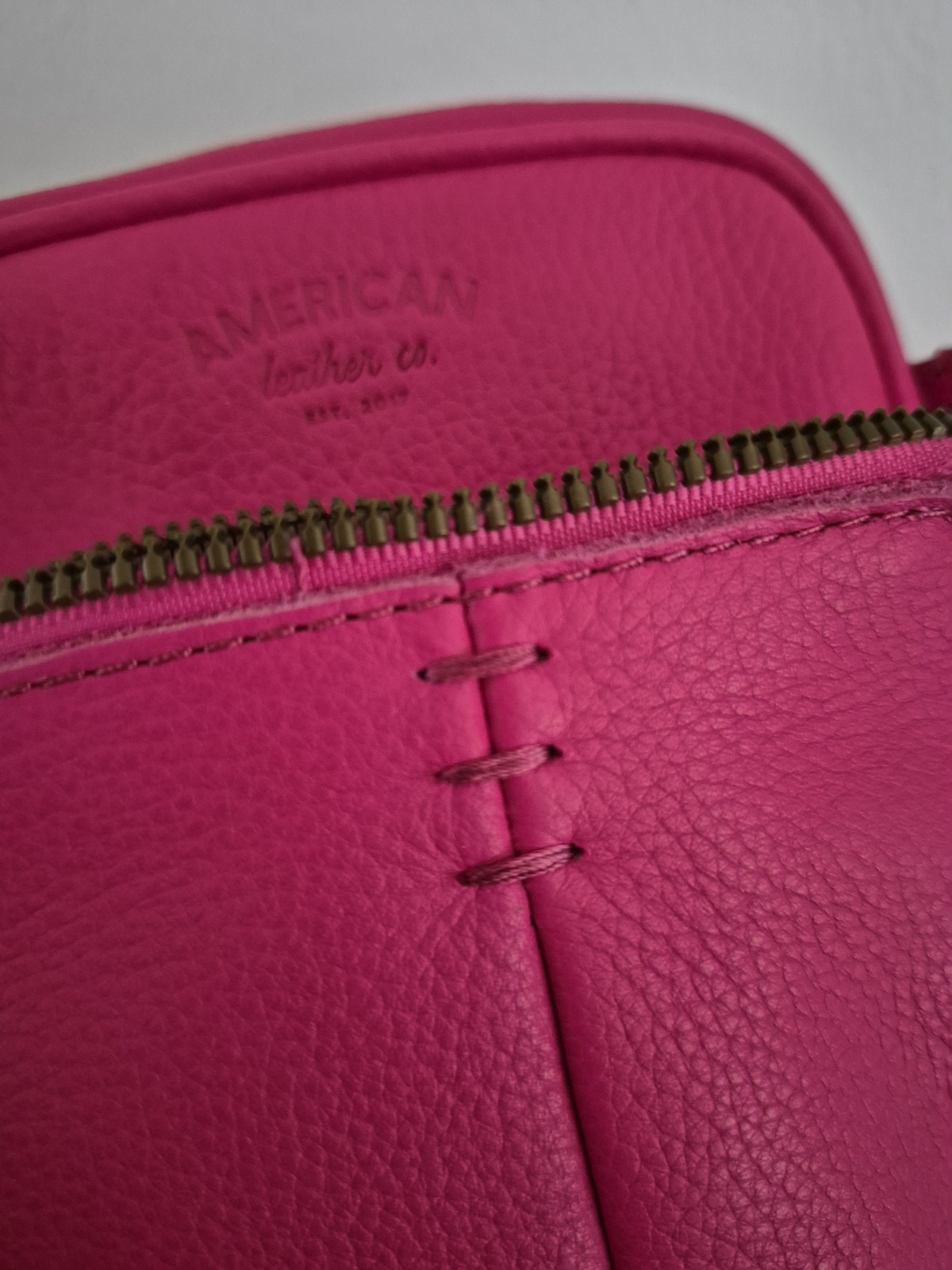AMERICAN LEATHER CO. Cleveland Mini Crossbody Raspberry Sorbet Pink Leather NWT
