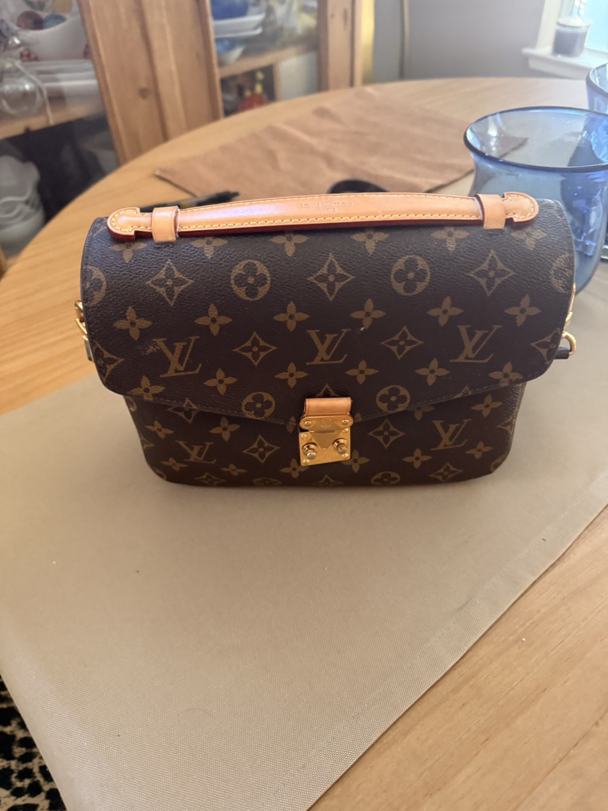 Louis Vuitton Monogram Pochette Metis Crossbody Detachable Strap Gold HW
