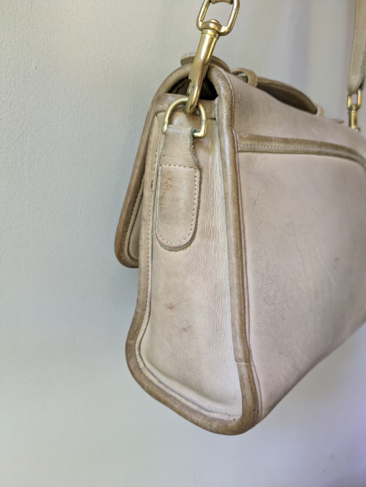 Vintage COACH Bone Ivory Leather Crossbody Satchel Court Bag 9870 Rare As is