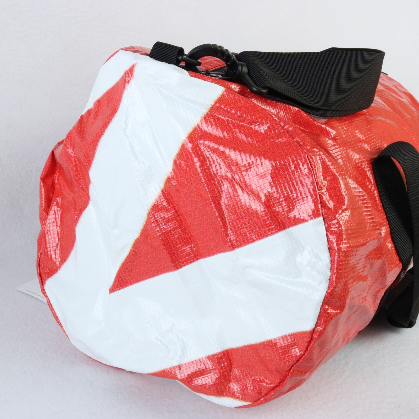 NWT NEW RAREFORM CALIFORNIA WEEKENDER DUFFLE GYM BAG TOTE BILLBOARD BAG VISION