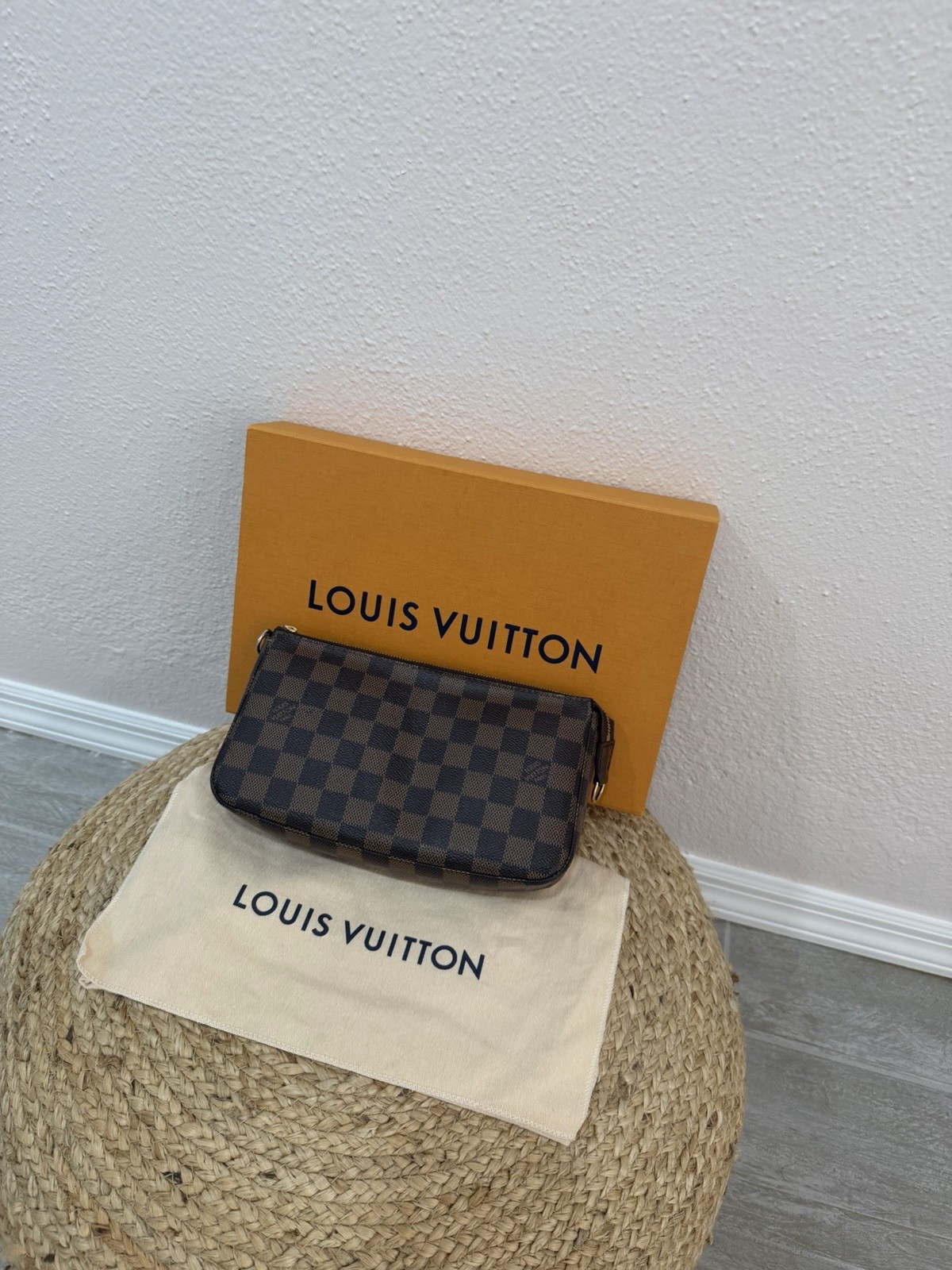 Louis Vuitton Damier Brown Zip Pouch Shoulder Bag Lined Gold Hardware Box