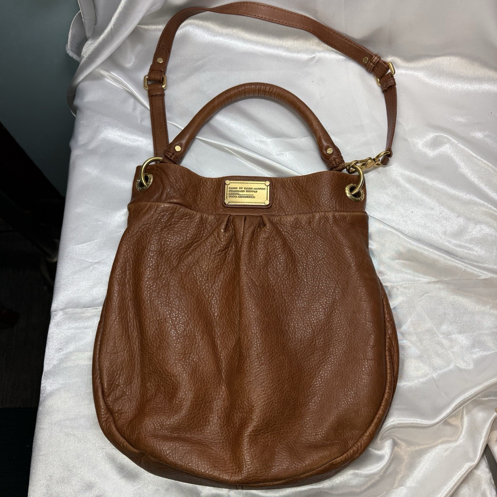 Marc Jacobs Pebbled Leather Classic Q Hillier Hobo Shoulder Bag Purse Brown