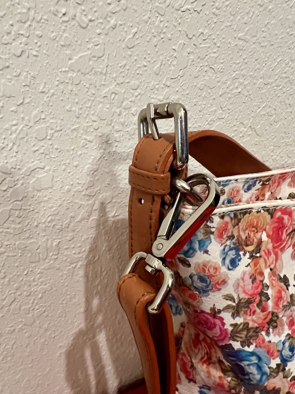 Valentina Italia Leather Floral Crossbody Purse With Shoulder Strap EUC