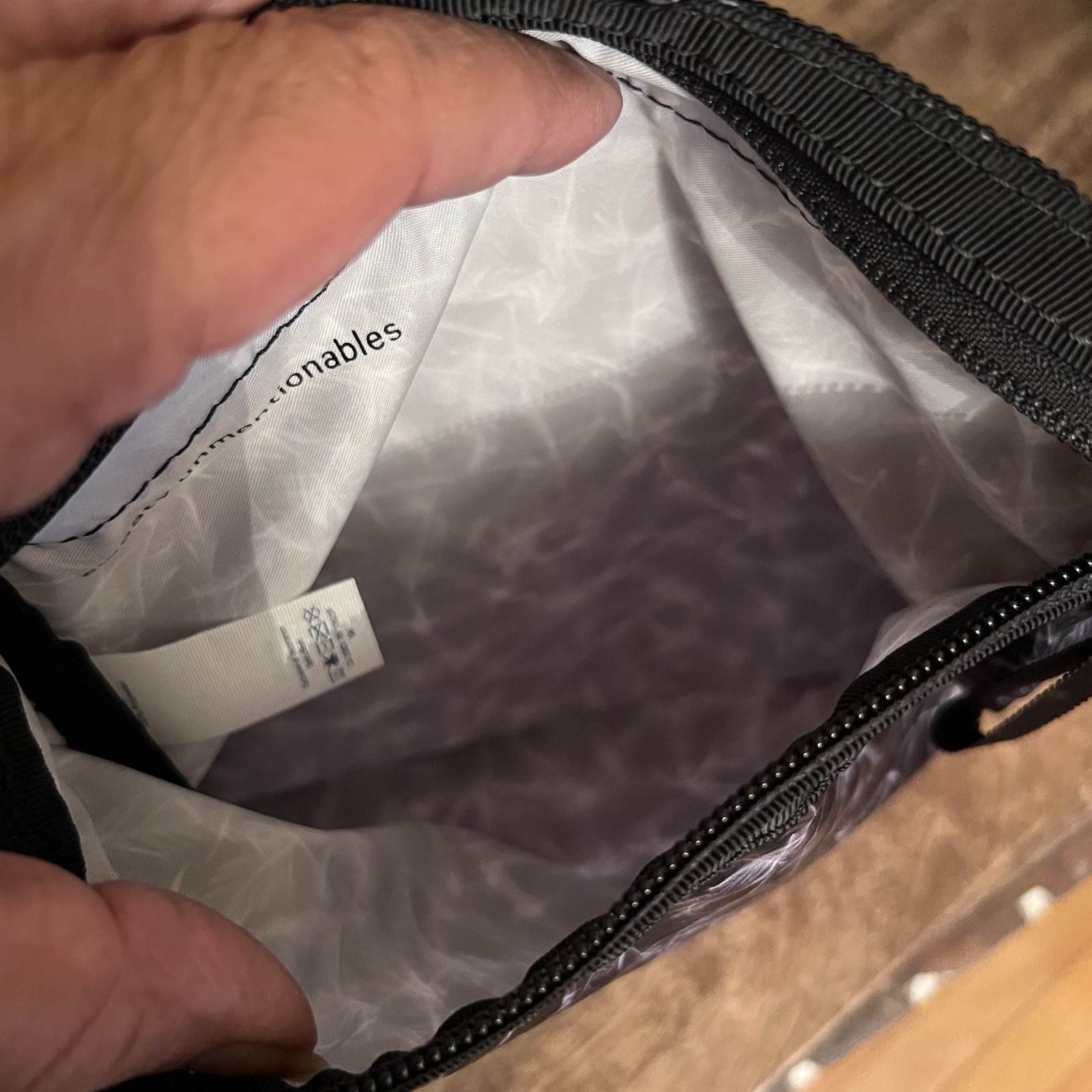 Lululemon Break Free Kit Plume White Black Folding Hangs Travel Toiletry Bag