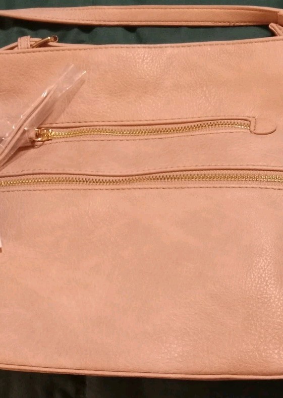 ALYSSA PINK SHOULDER BAG WITH GOLD HARDWARE