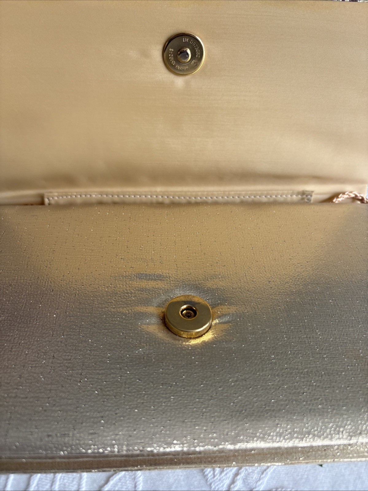 Vintage Metallic Pleated Clutch w/ Striped Flap Snap Closure Gold. Hardware