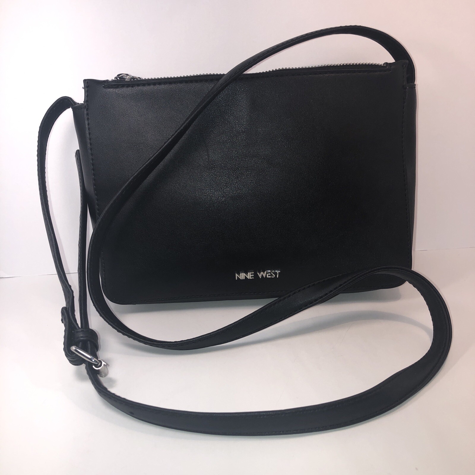 Nine West Black Crossbody Bag Faux Leather 9.25 in x 6.5 Inches Adjustable Strap
