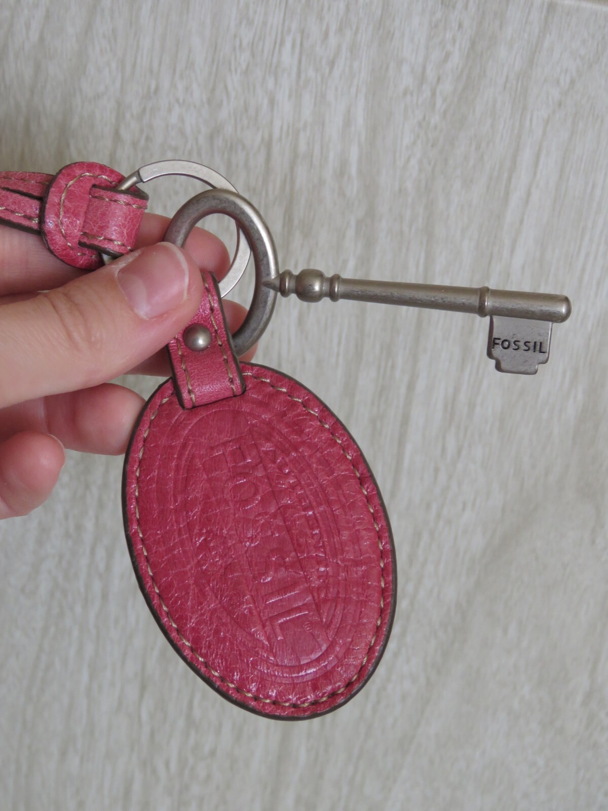 VTG Fossil Pink Leather Silver Key Logo Hang Tag Replacement Accessory 9.5″ Long