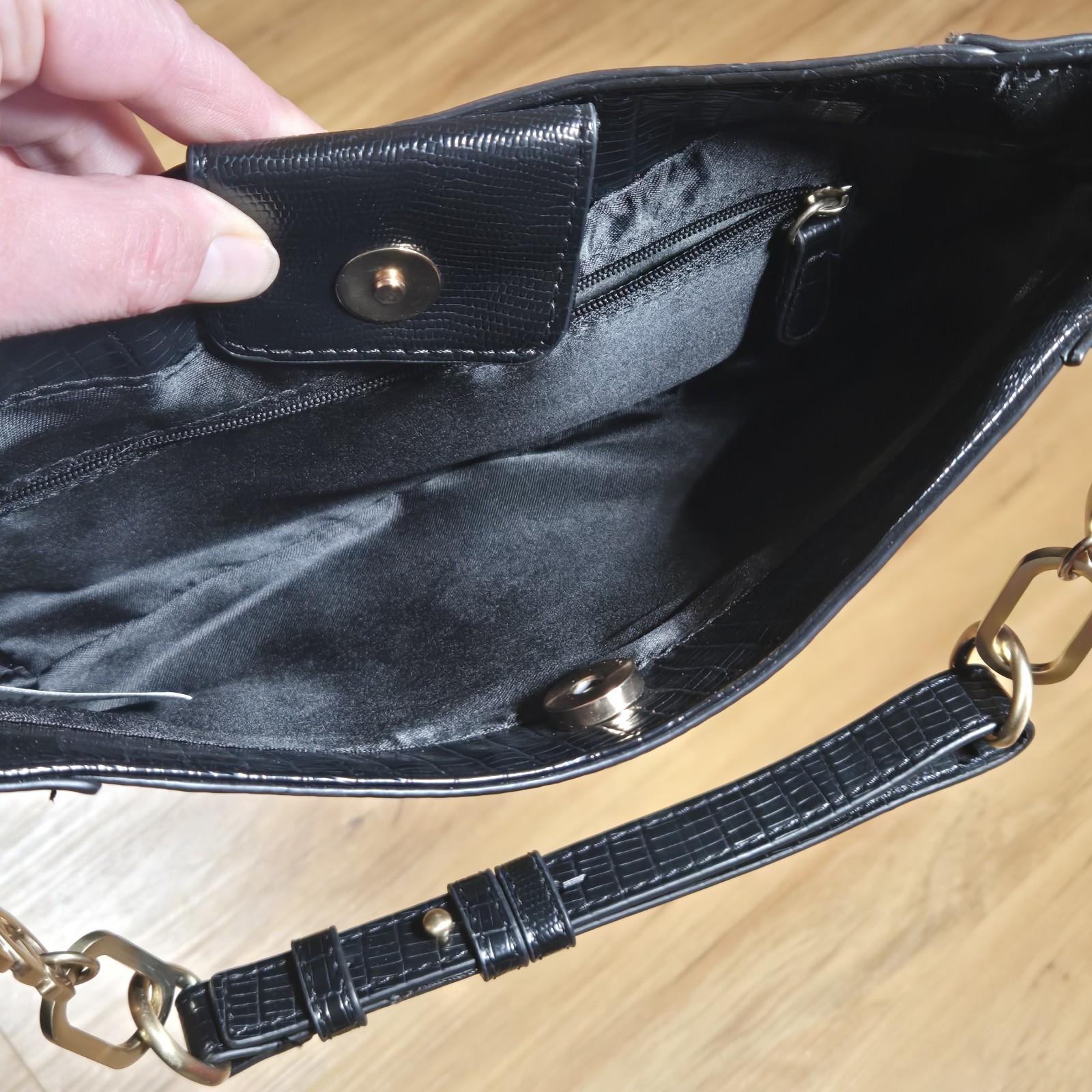 Black Pebbled Faux Leather Shoulder Bag Chic-Modern Edgy Retro Evening