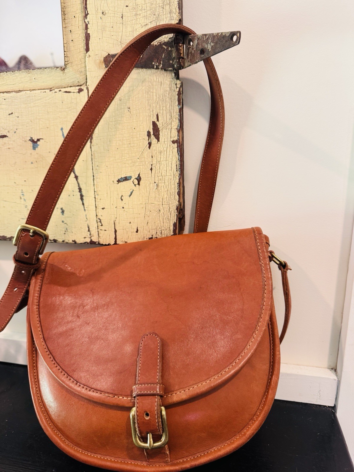 Coach Brown Women’s Saddle Shoulder Bag Buckle Accent Zip Closure Brass
