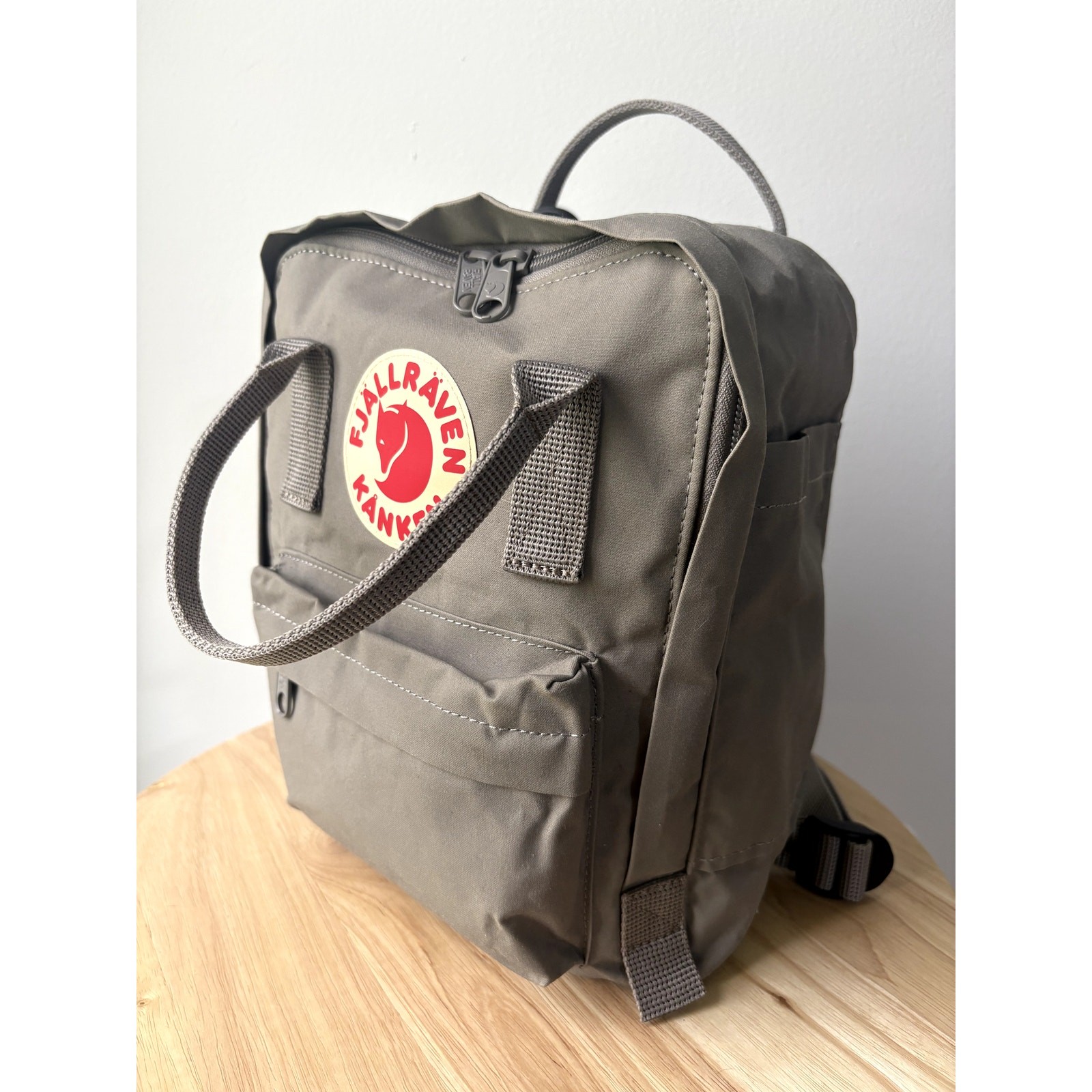 Fjallraven Kånken Mini Backpack Grey/Fog Water Resistant Daypack NWOT