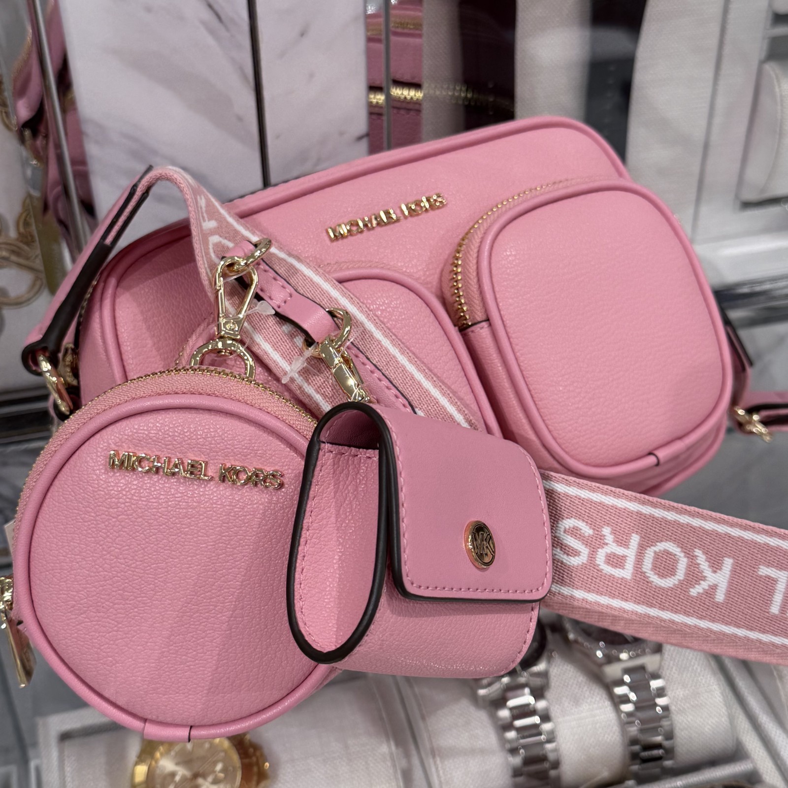 Michael Kors Jet Set 3in1 MD Crossbody with Tech Attached Leather Carnation
