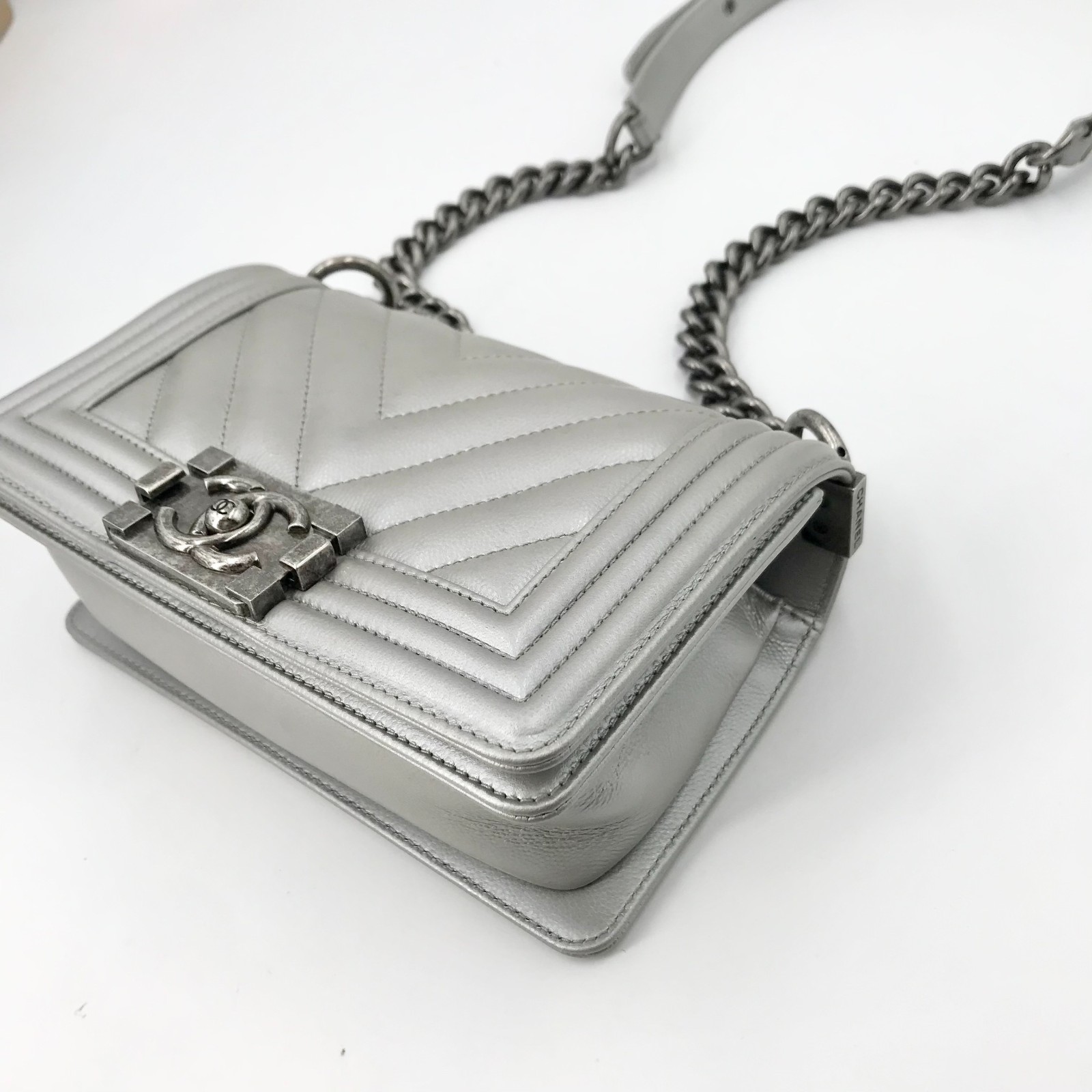 Chanel Leboy Small Chevron Silver Chain Bag Almost Brand NEW A67085