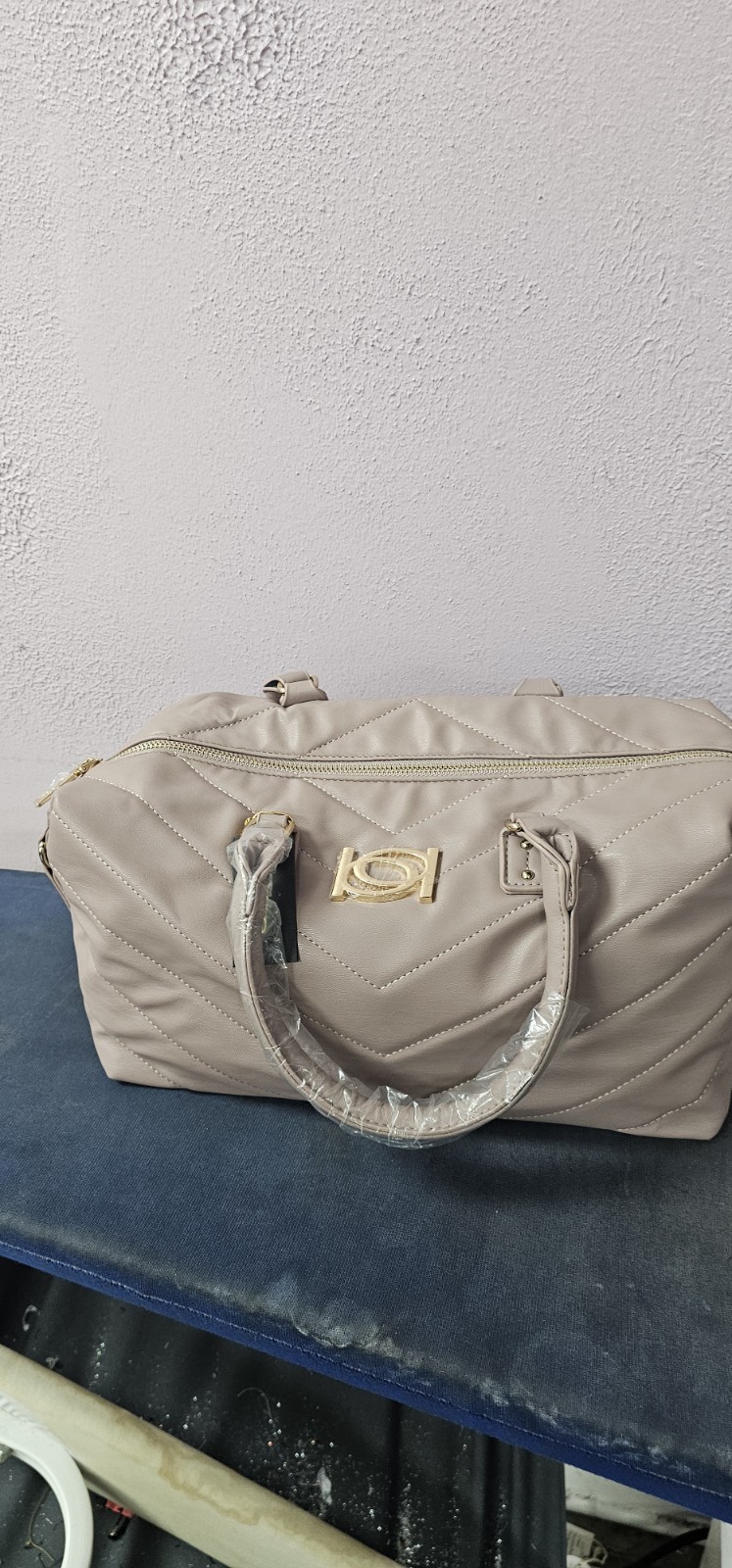 bebe Beige Quilted Satchel Top Handle Bag, Gold Hardware, Zip Closure, Tag