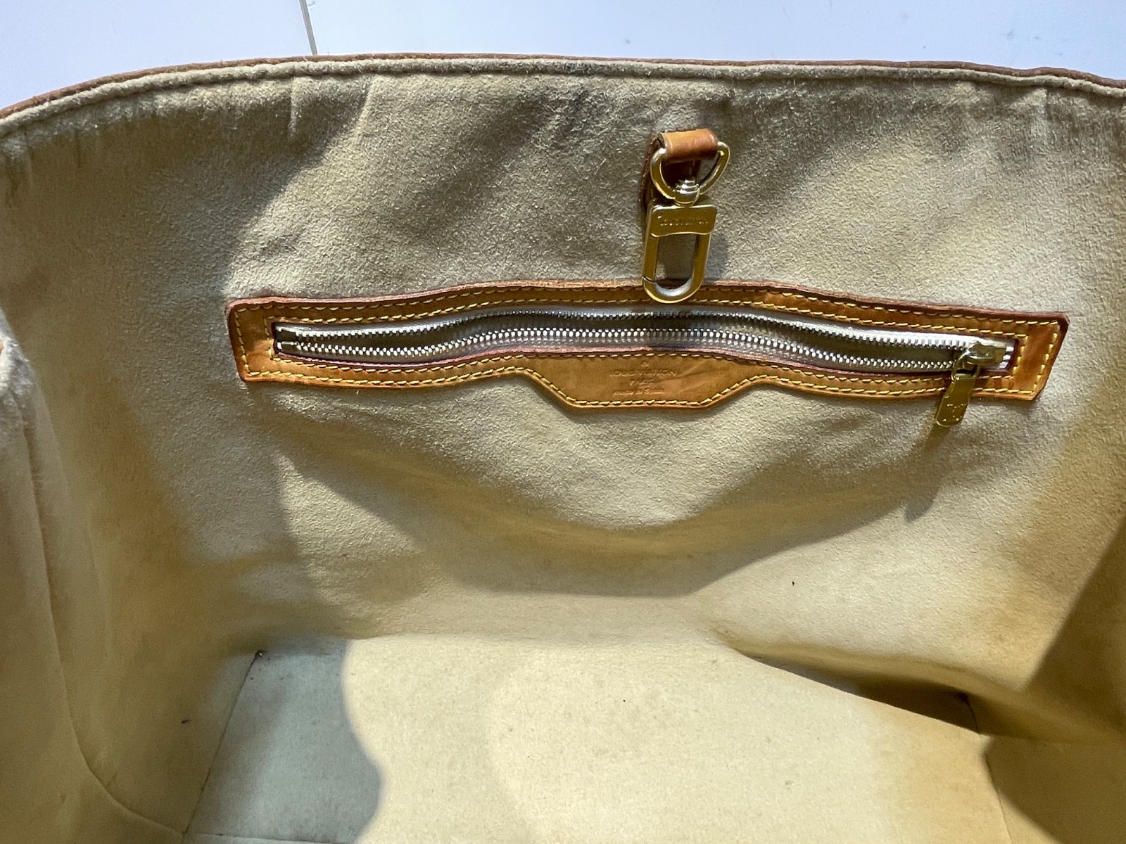 Louis Vuitton Damier Azur Hampstead Shoulder Bag MM Beige/Gray Canvas