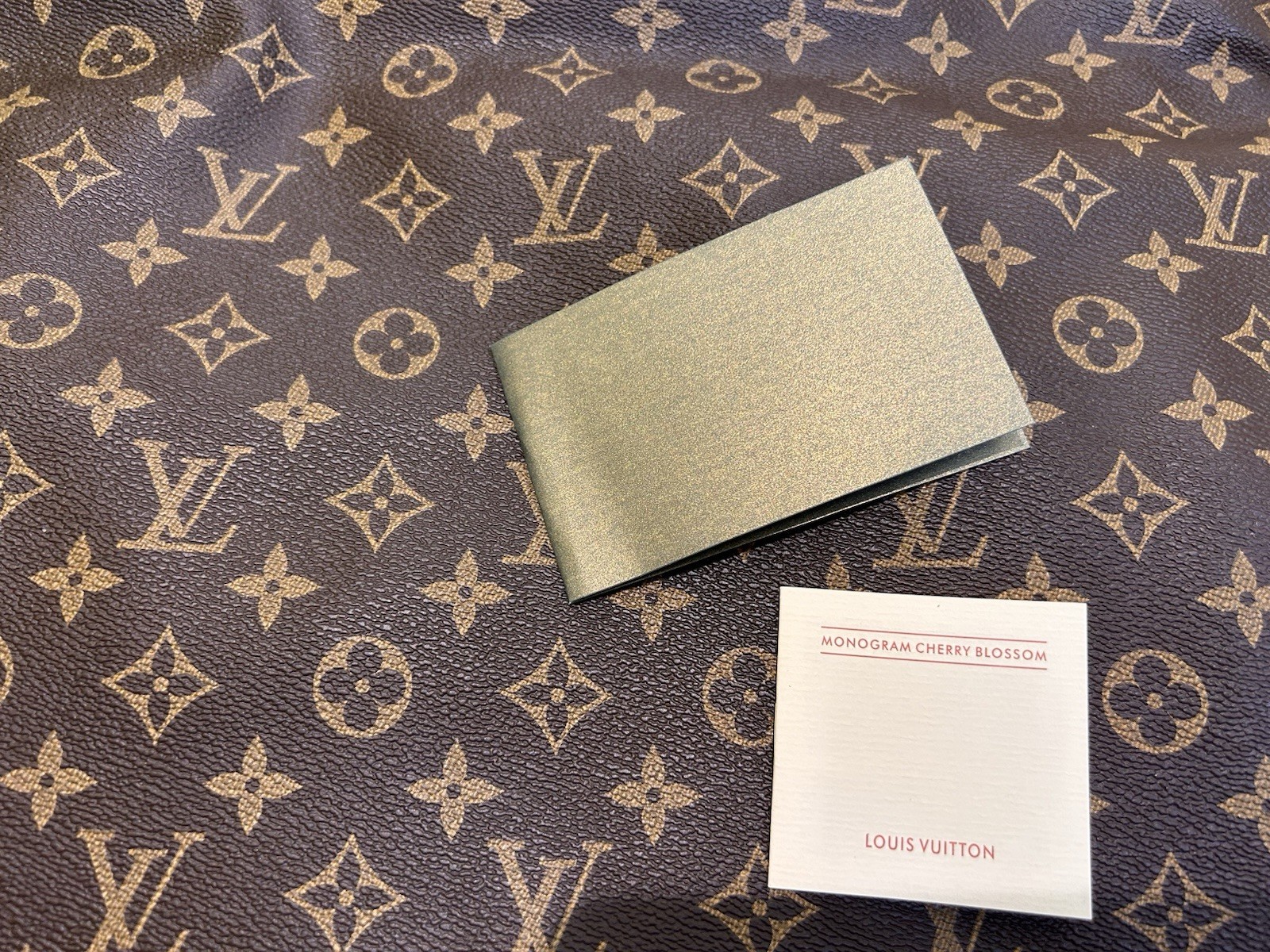 Louis Vuitton Artsy Shoulder Bag MM Brown Canvas