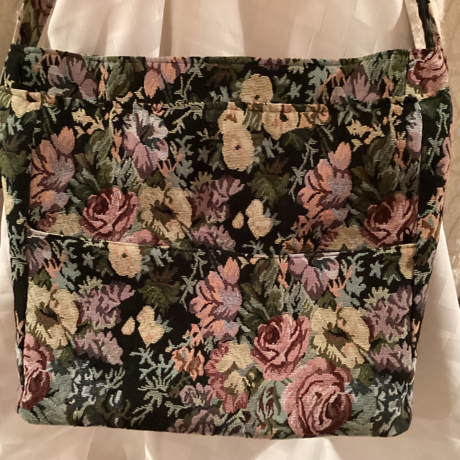 Handbag-Luxurious-Crossbody-15x15x5-Tapestry-Black Floral-Limited Design!