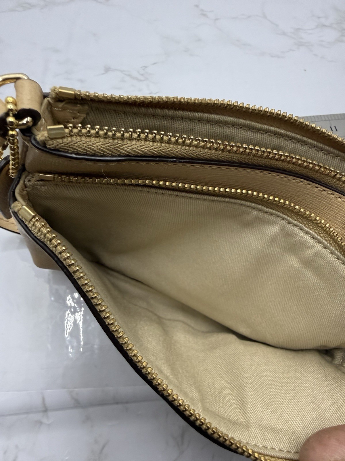 Coach Leather Wristlet Clutch Purse Double Zip-around Pockets Light Brown *READ