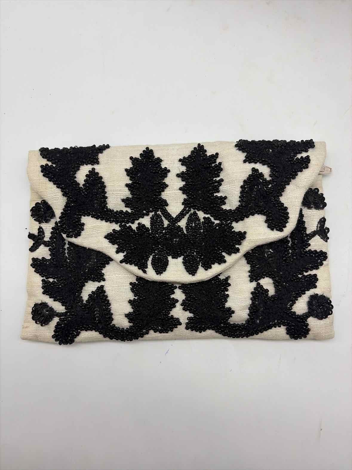 Moyna Black Clutch Clutch