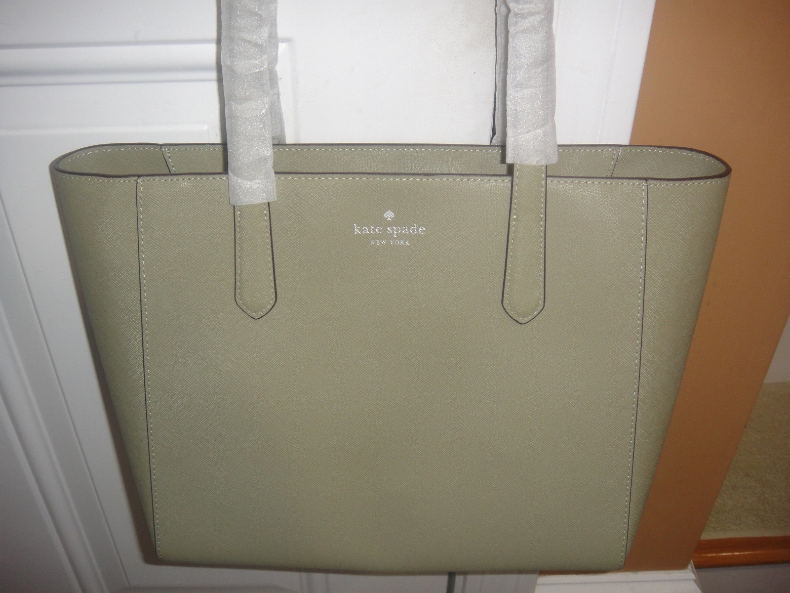 New Kate Spade Staci MEDIUM Elm / Green Tote Leather Bag.$359.00100%AUTHENTIC